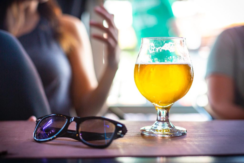Verschillende soorten bierglazen waarom bierglazen belangrijk zijn voor smaak en aroma van bier