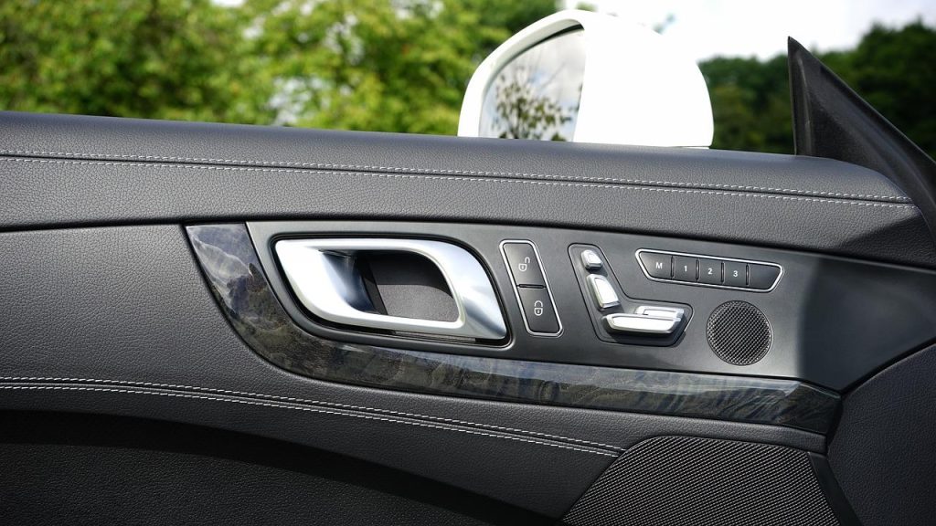 BMW stereo upgrade installatie door gespecialiseerde experts van JM CAR HIFI autospecialist uit Rotterdam